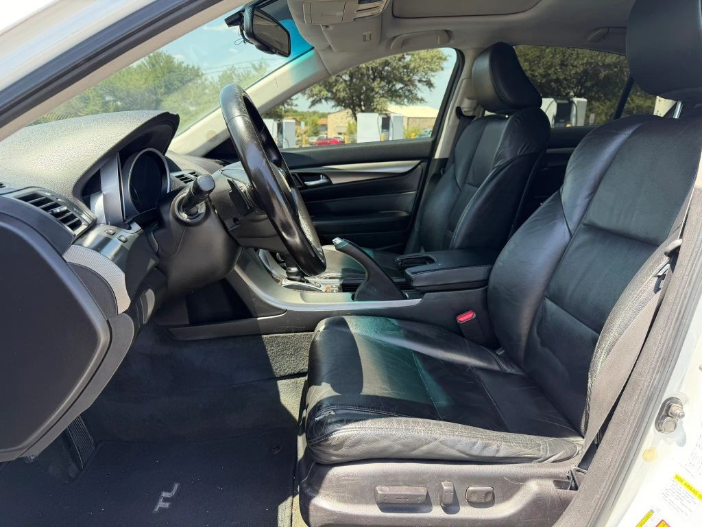 Acura TL Vehicle Full-screen Gallery Image 5