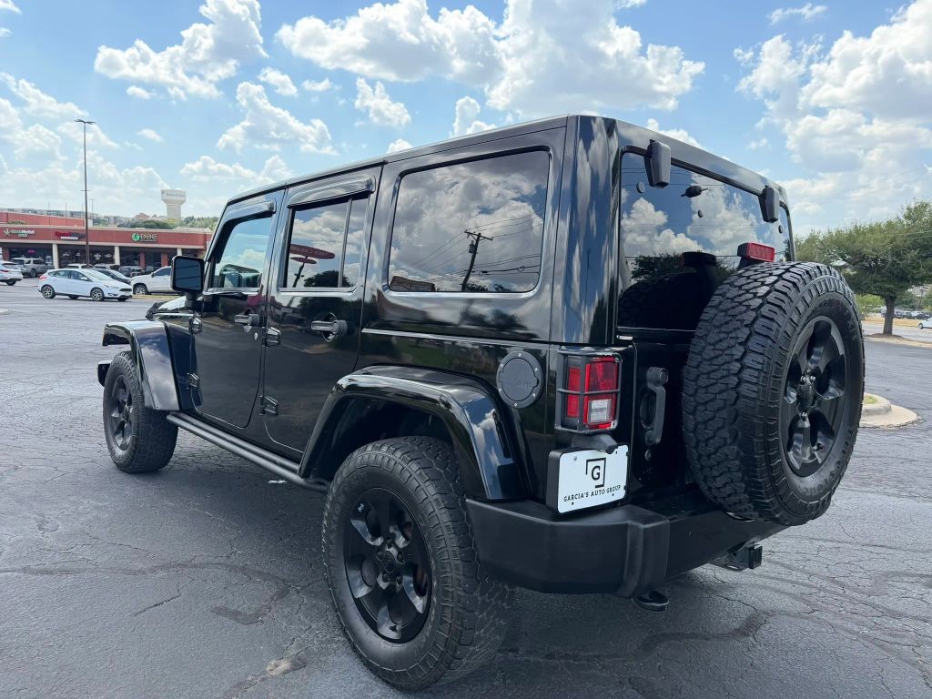 Jeep Wrangler Unlimited Vehicle Full-screen Gallery Image 03