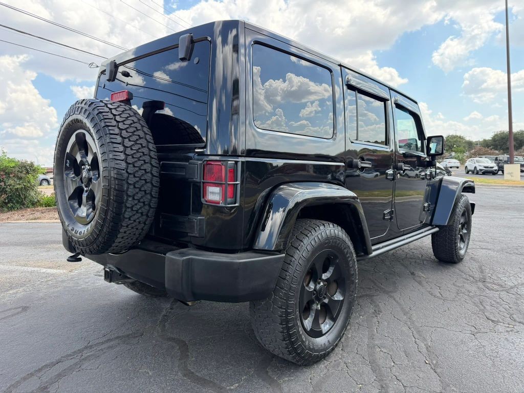 Jeep Wrangler Unlimited Vehicle Full-screen Gallery Image 04
