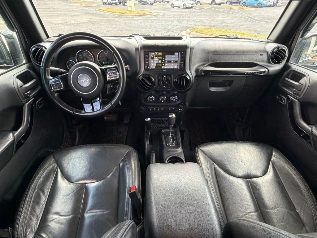 Jeep Wrangler Unlimited Vehicle Full-screen Gallery Image 10