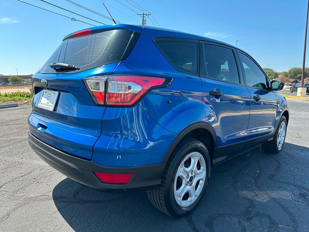 Ford Escape Vehicle Full-screen Gallery Image 04