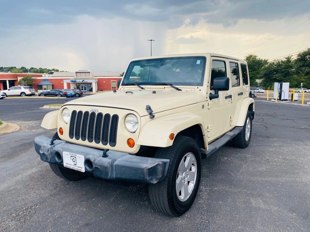 Jeep Wrangler Unlimited Vehicle Full-screen Gallery Image 2