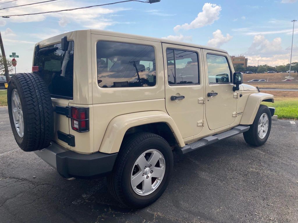 Jeep Wrangler Unlimited Vehicle Full-screen Gallery Image 4