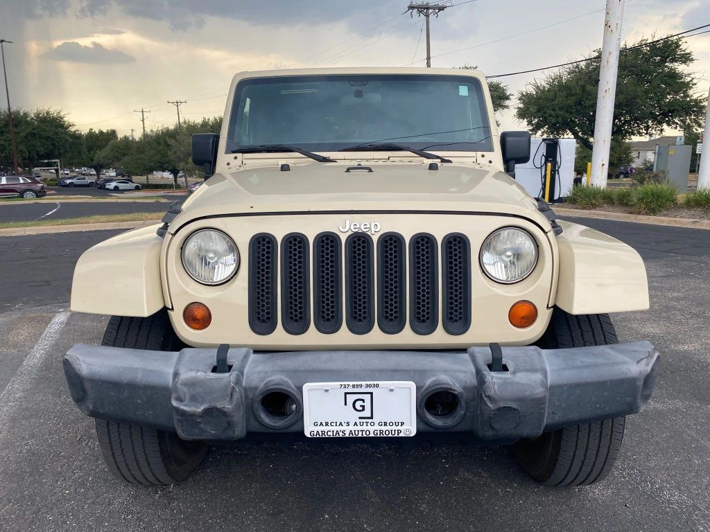 Jeep Wrangler Unlimited Vehicle Full-screen Gallery Image 5