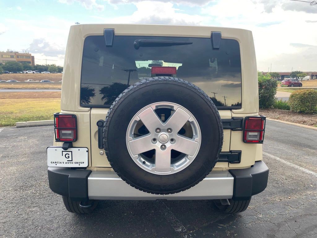 Jeep Wrangler Unlimited Vehicle Full-screen Gallery Image 6