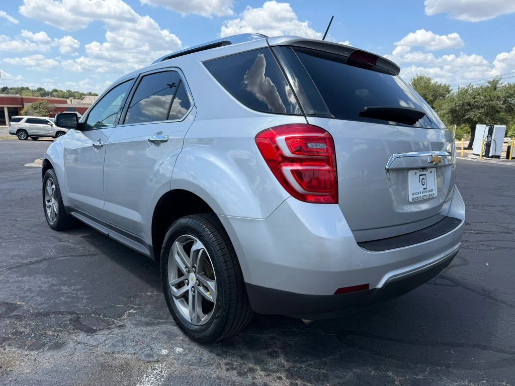 Chevrolet Equinox Vehicle Full-screen Gallery Image 3