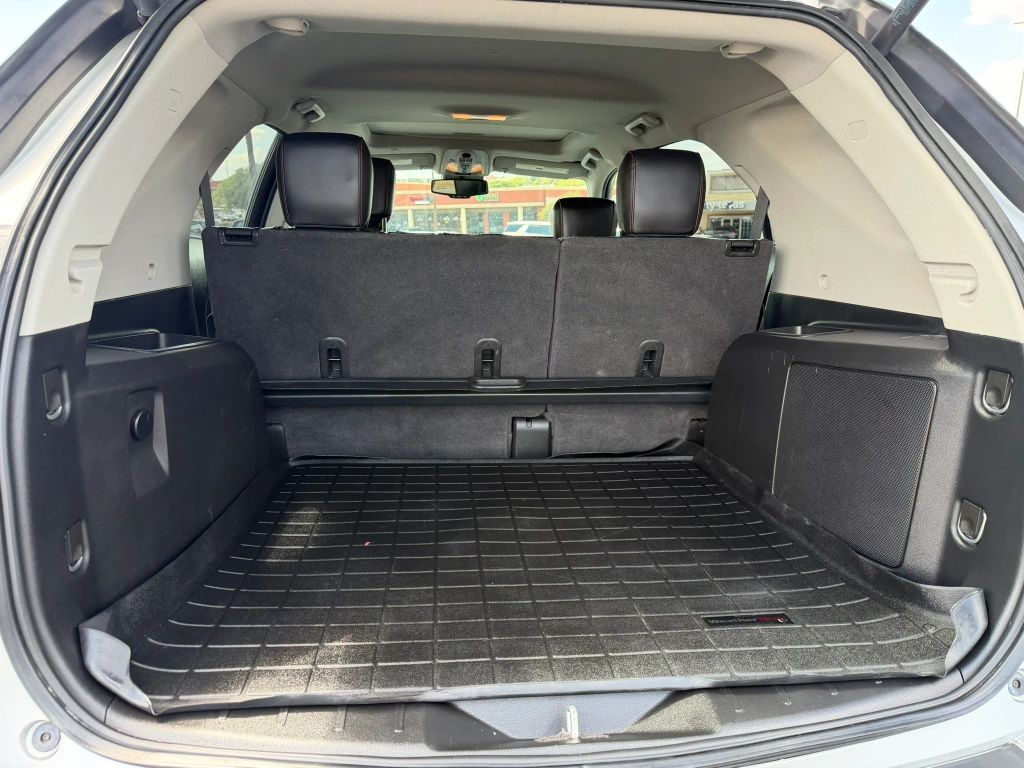 Chevrolet Equinox Vehicle Full-screen Gallery Image 9