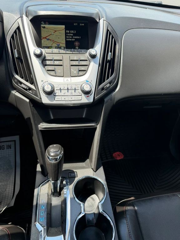 Chevrolet Equinox Vehicle Full-screen Gallery Image 11