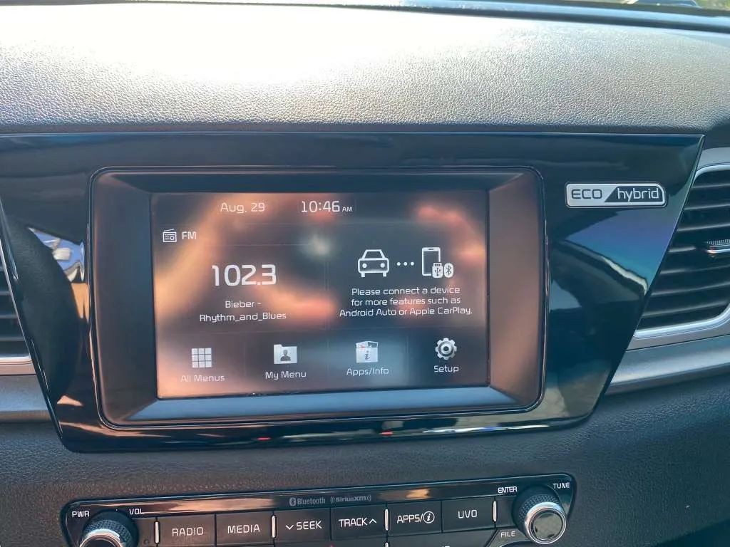 Kia Niro Vehicle Full-screen Gallery Image 7
