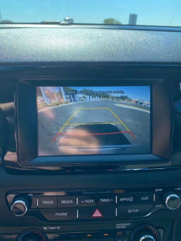 Kia Niro Vehicle Full-screen Gallery Image 8