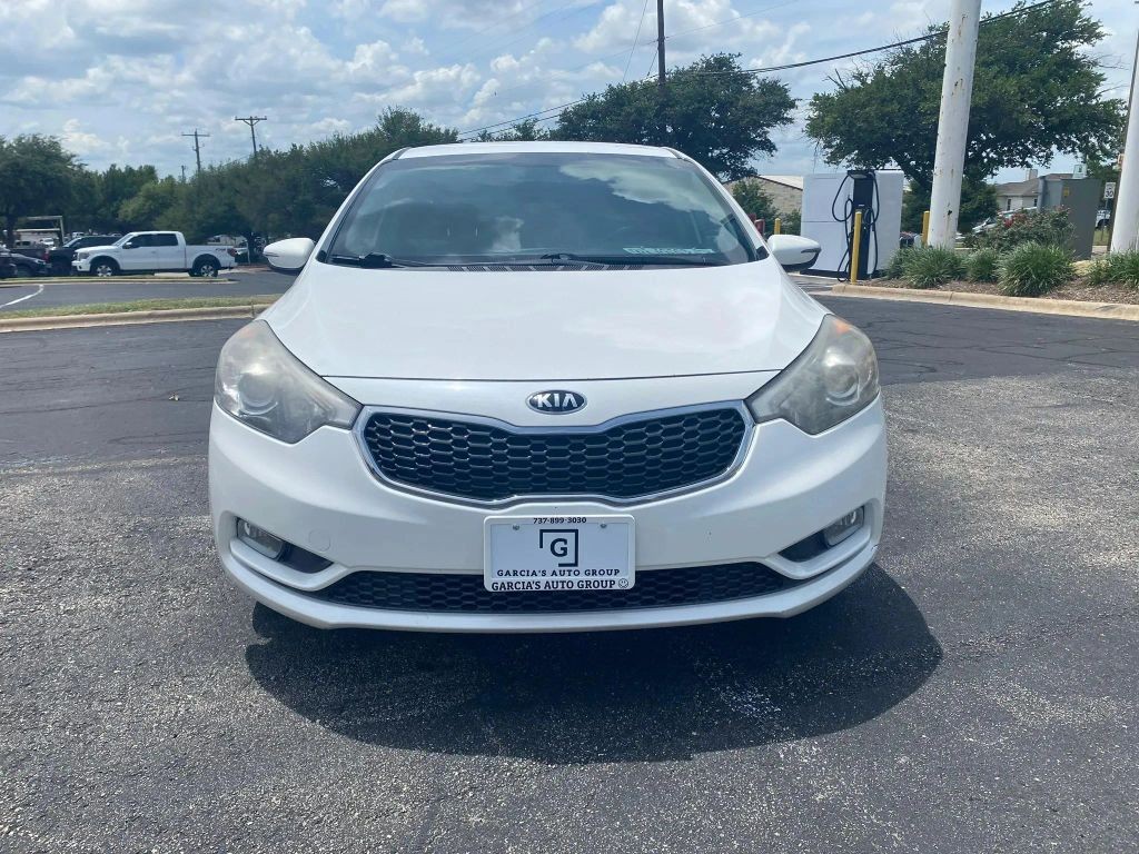 Kia Forte Vehicle Full-screen Gallery Image 5