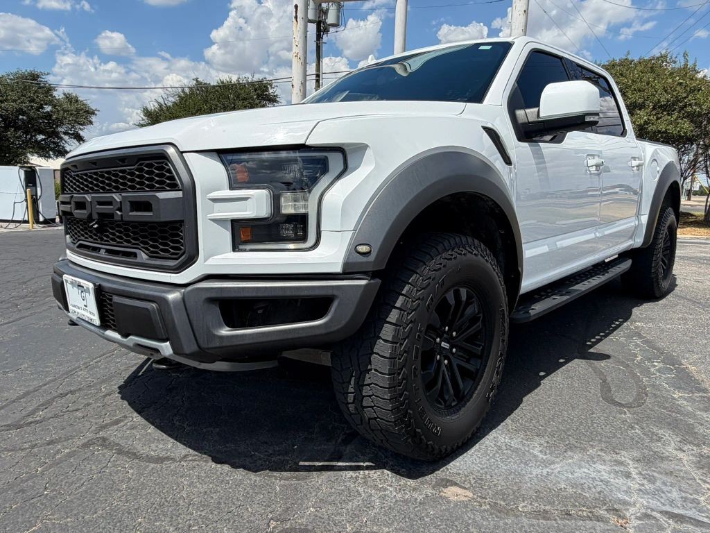 Ford F-150 Vehicle Full-screen Gallery Image 2