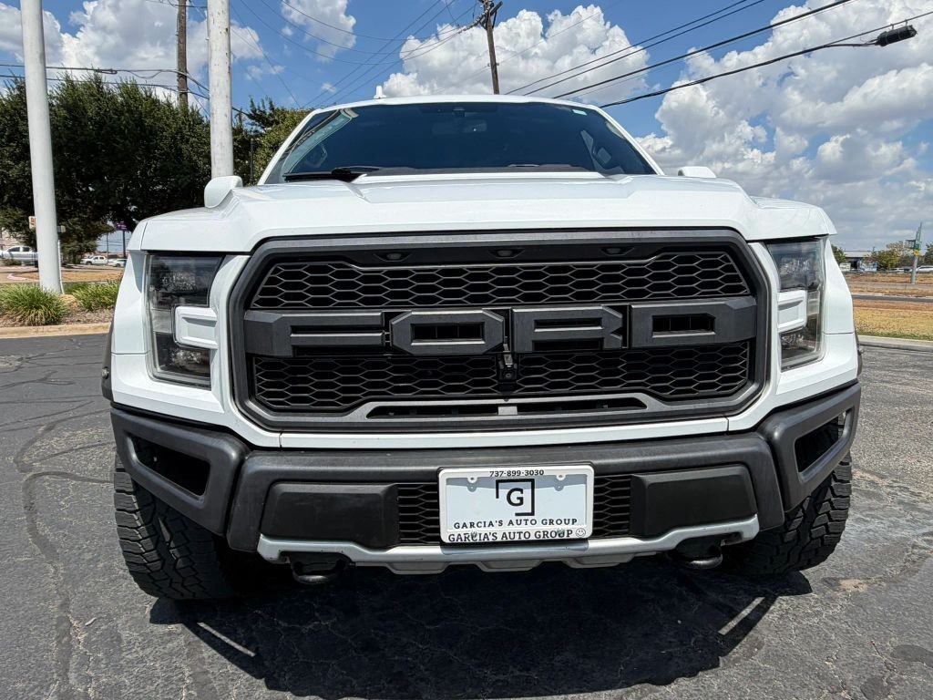 Ford F-150 Vehicle Full-screen Gallery Image 5