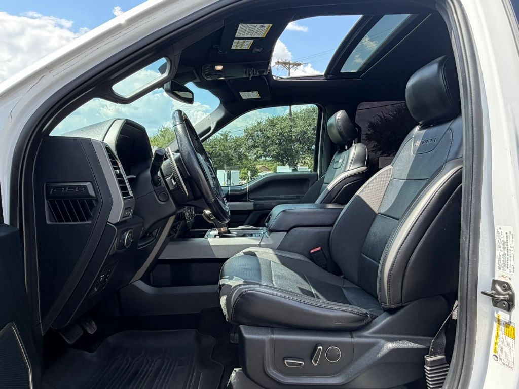 Ford F-150 Vehicle Full-screen Gallery Image 6