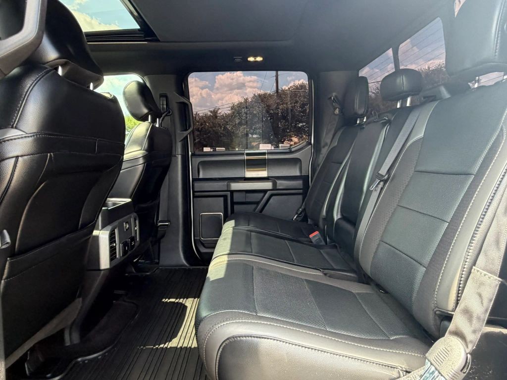 Ford F-150 Vehicle Full-screen Gallery Image 9