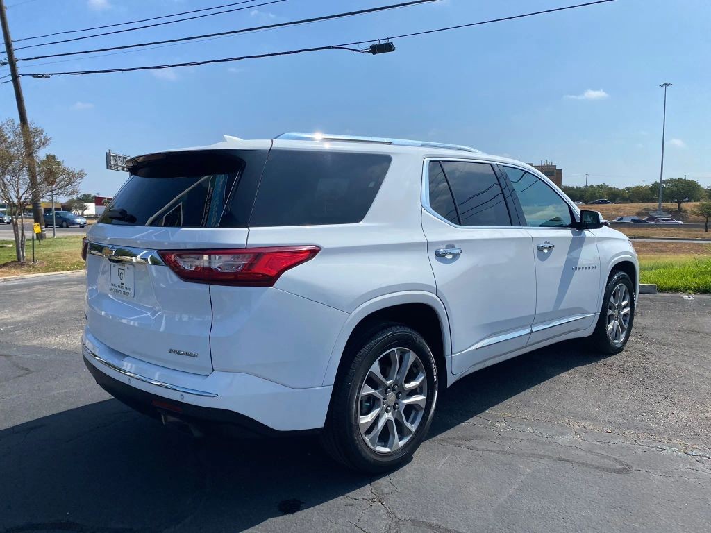 Chevrolet Traverse Vehicle Full-screen Gallery Image 3