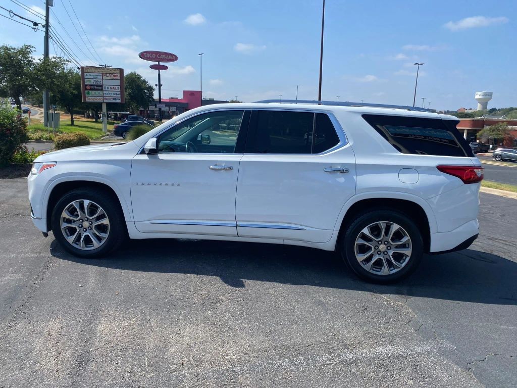 Chevrolet Traverse Vehicle Full-screen Gallery Image 8