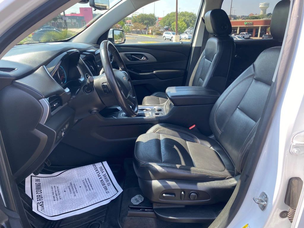Chevrolet Traverse Vehicle Full-screen Gallery Image 9