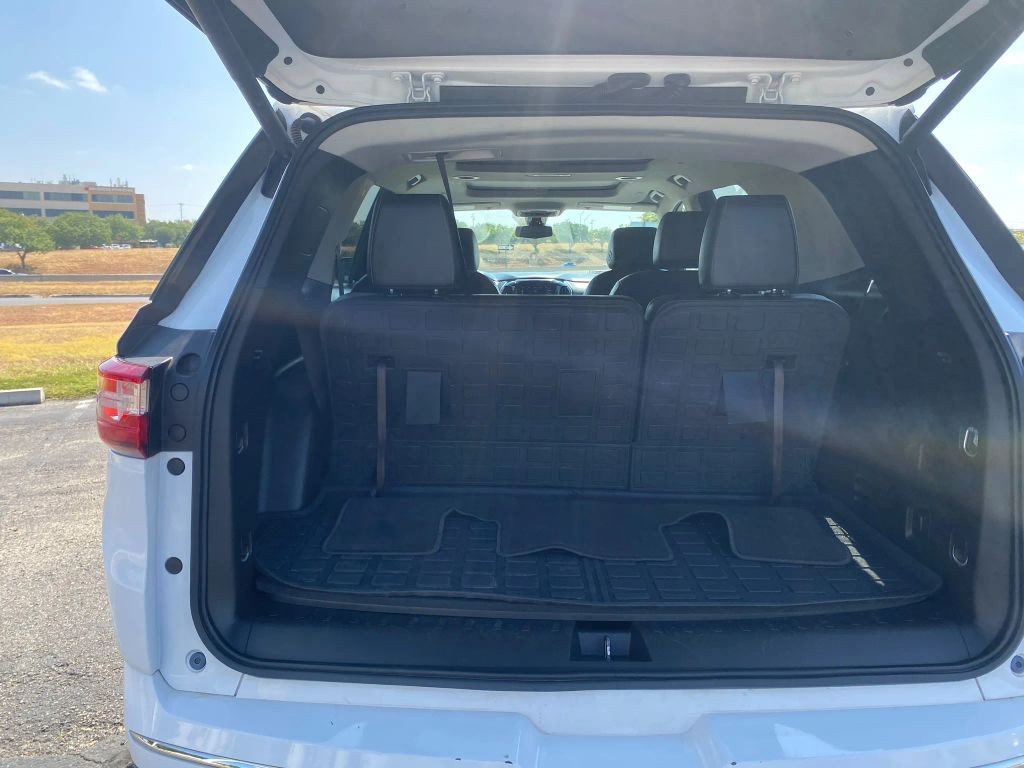 Chevrolet Traverse Vehicle Full-screen Gallery Image 11