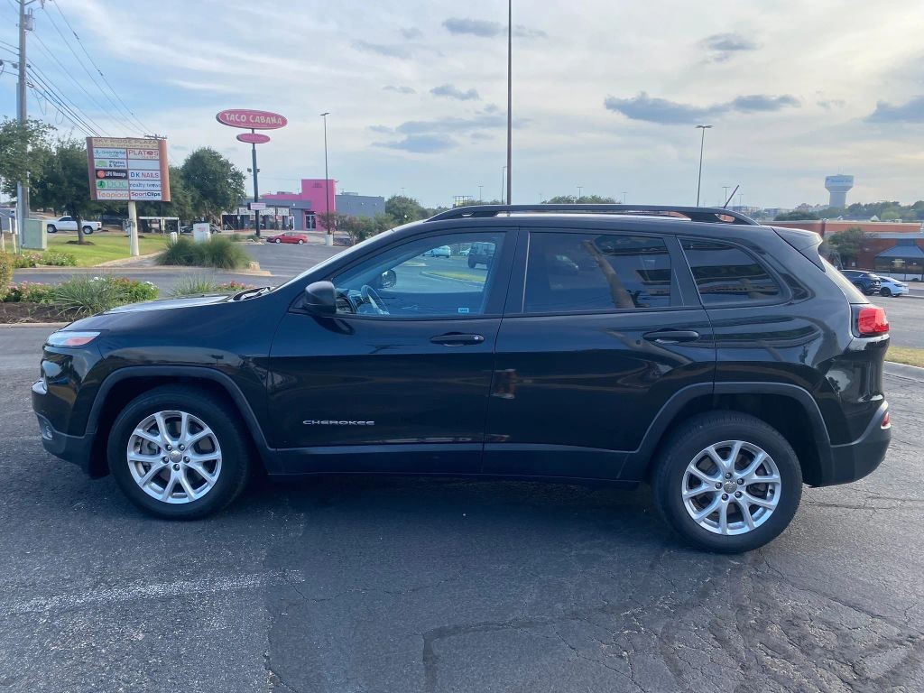 Jeep Cherokee Vehicle Full-screen Gallery Image 2