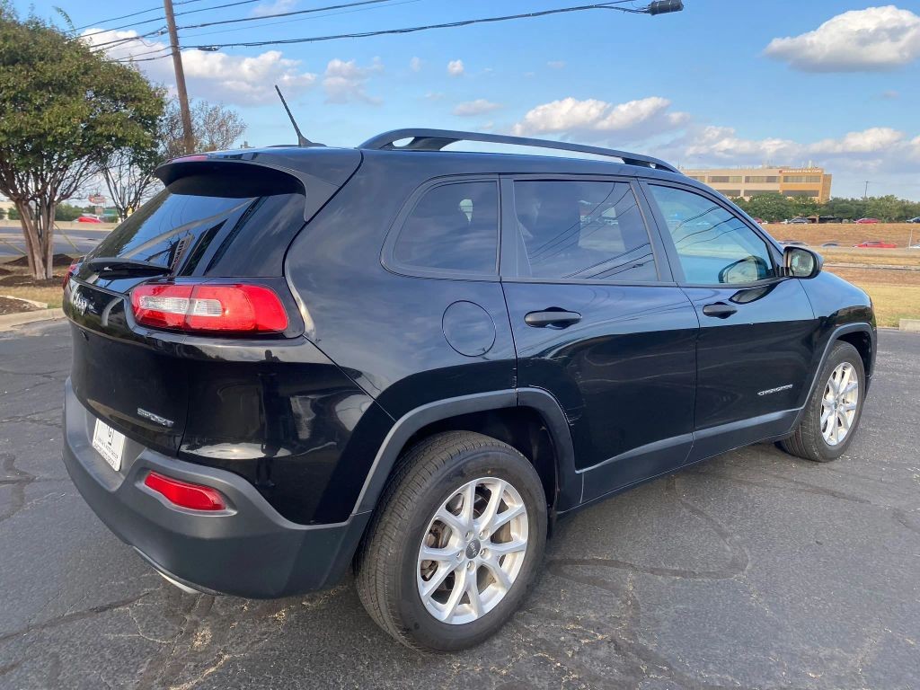 Jeep Cherokee Vehicle Full-screen Gallery Image 3