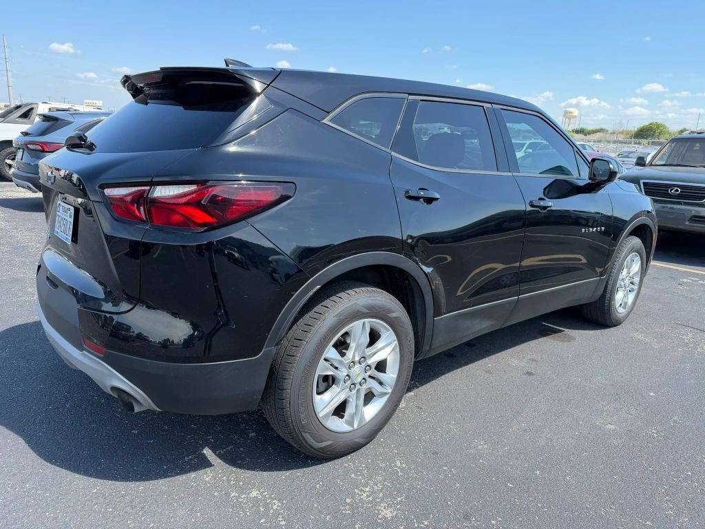Chevrolet Blazer Vehicle Full-screen Gallery Image 3