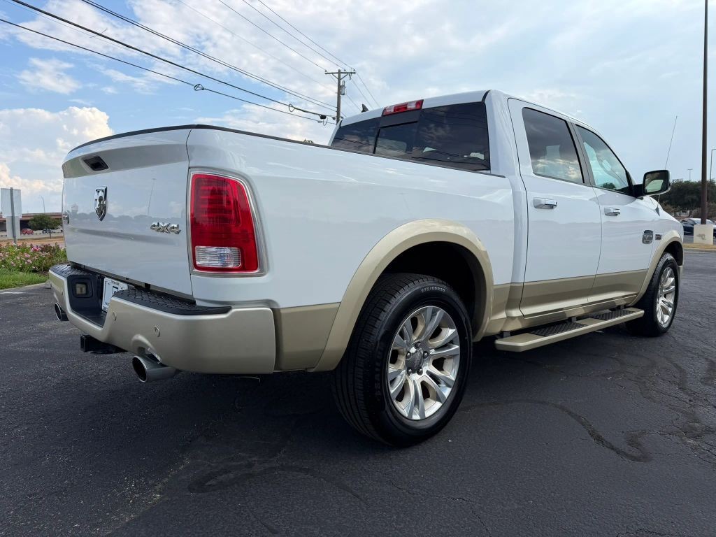 Ram 1500 Vehicle Full-screen Gallery Image 4