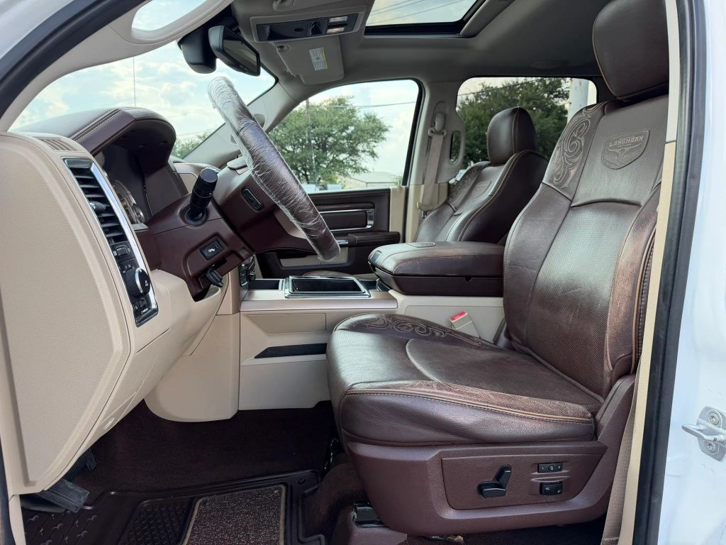 Ram 1500 Vehicle Full-screen Gallery Image 7