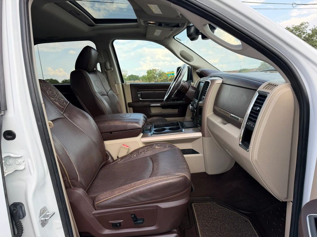 Ram 1500 Vehicle Full-screen Gallery Image 8