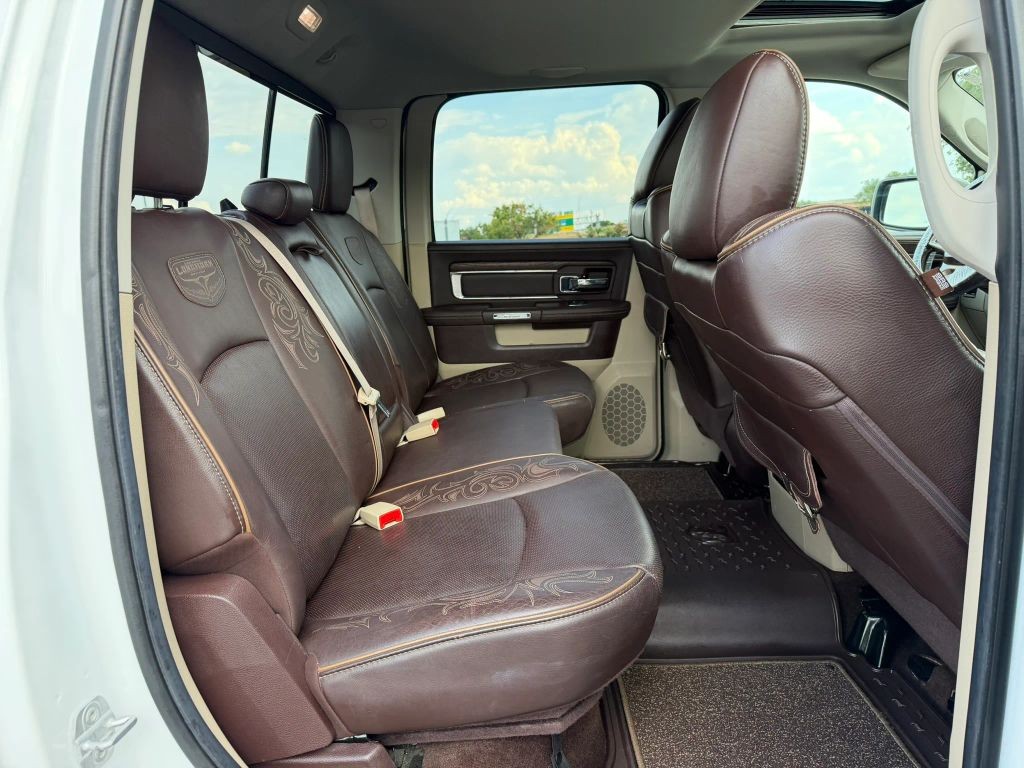 Ram 1500 Vehicle Full-screen Gallery Image 9