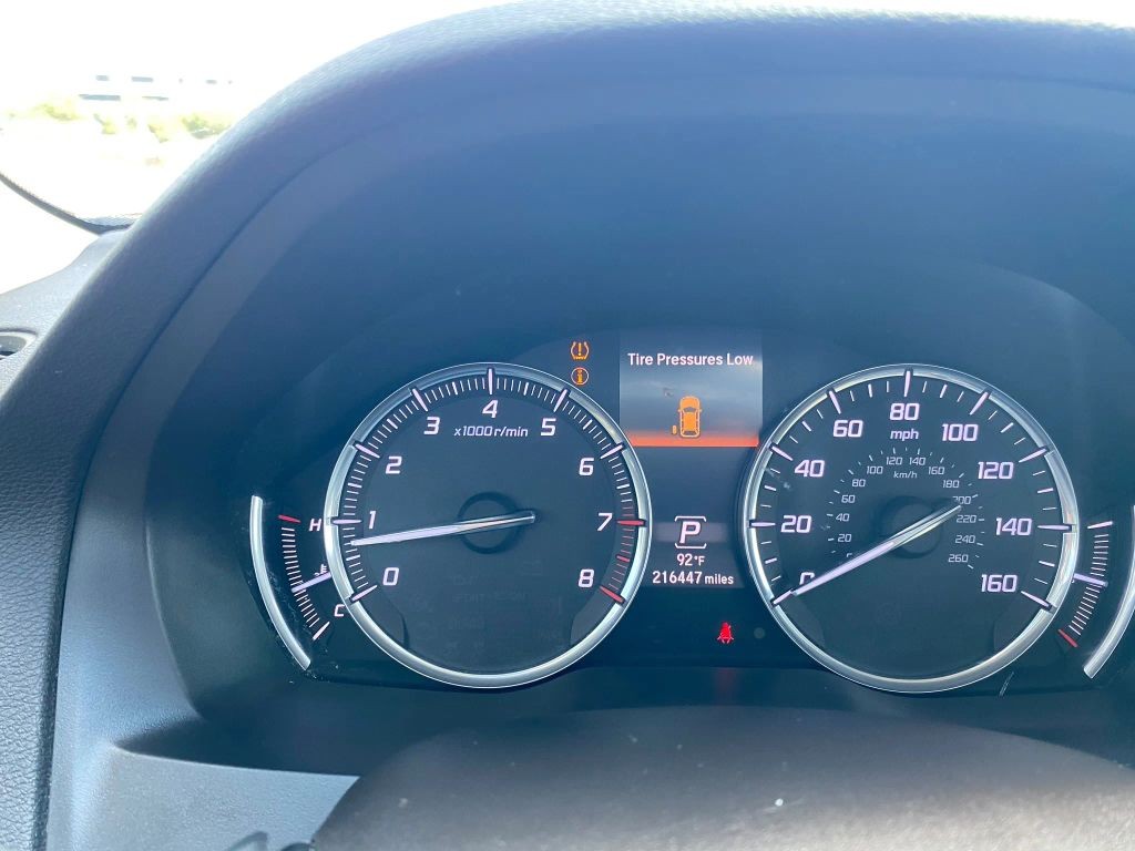 Acura MDX Vehicle Full-screen Gallery Image 11