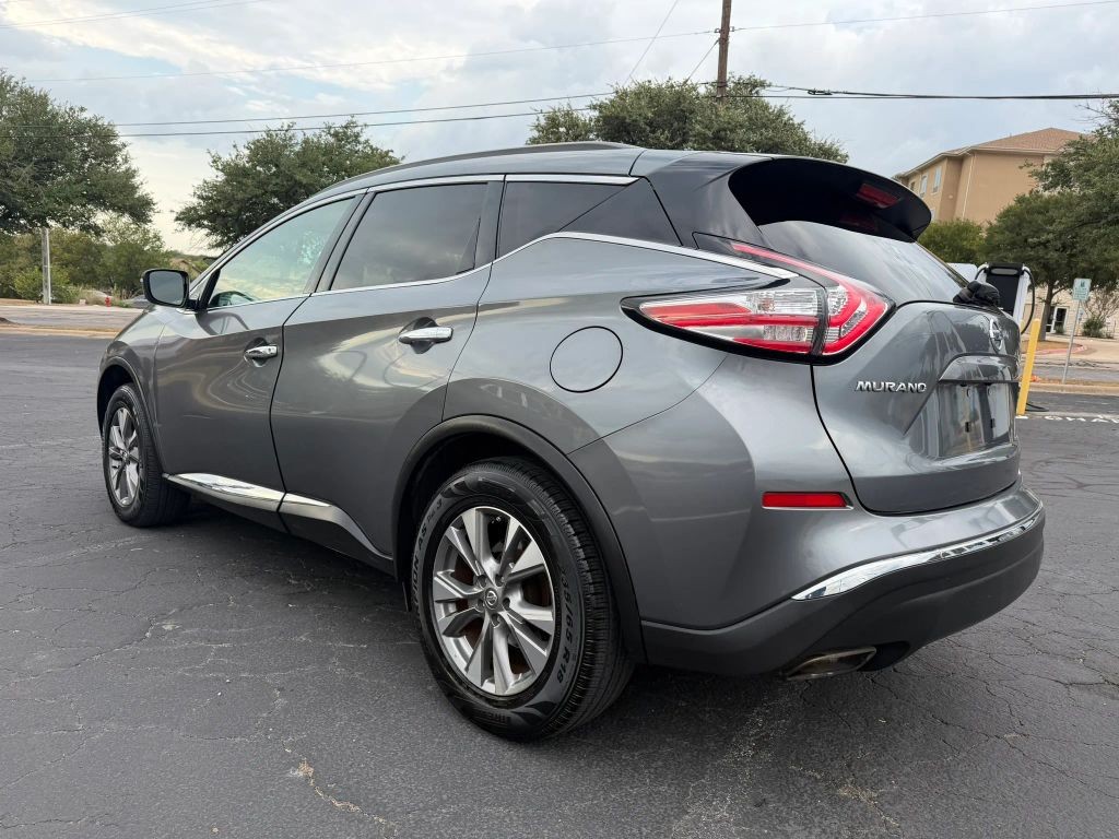 Nissan Murano Vehicle Full-screen Gallery Image 3