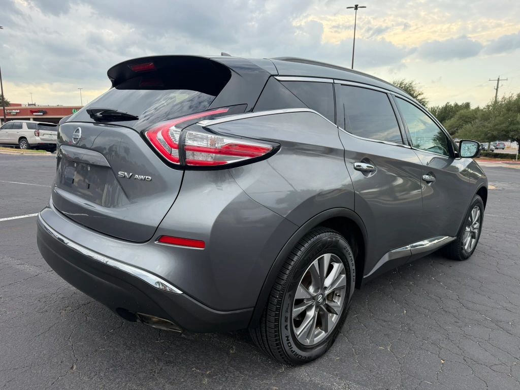 Nissan Murano Vehicle Full-screen Gallery Image 4