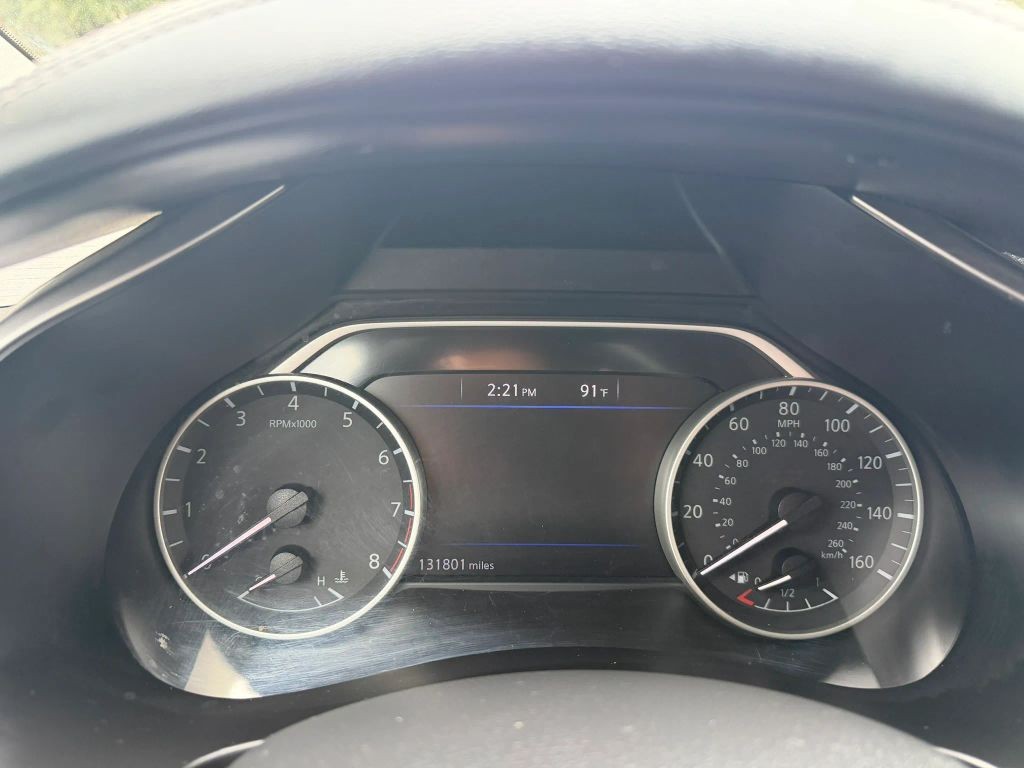 Nissan Murano Vehicle Full-screen Gallery Image 13