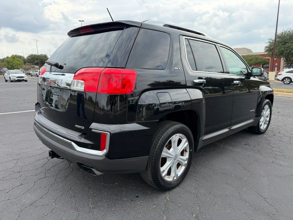 GMC Terrain Vehicle Full-screen Gallery Image 4
