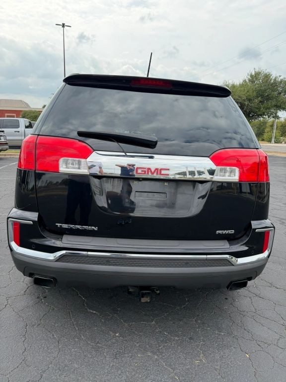 GMC Terrain Vehicle Full-screen Gallery Image 6