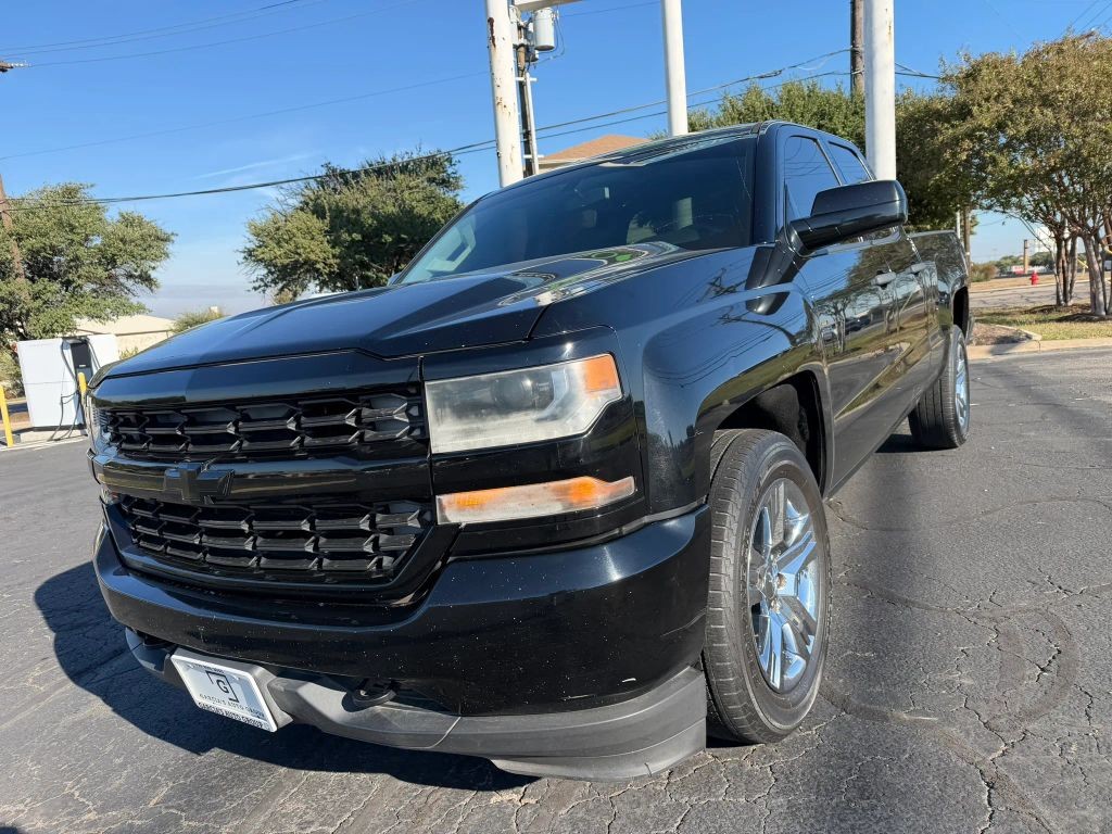 Chevrolet Silverado 1500 Vehicle Full-screen Gallery Image 02