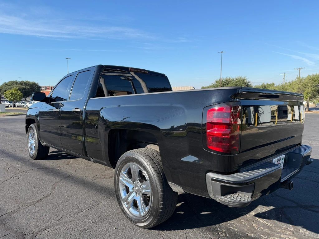 Chevrolet Silverado 1500 Vehicle Full-screen Gallery Image 03