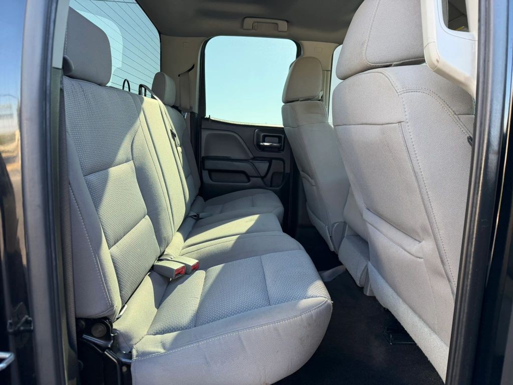 Chevrolet Silverado 1500 Vehicle Full-screen Gallery Image 09