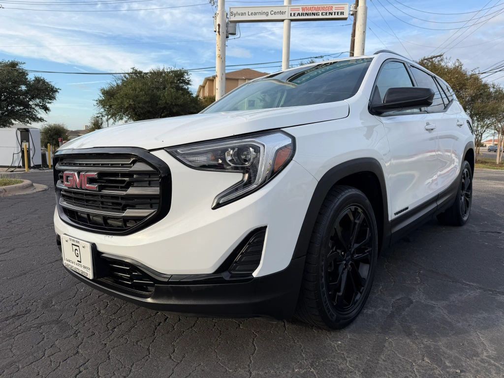 GMC Terrain Vehicle Full-screen Gallery Image 02