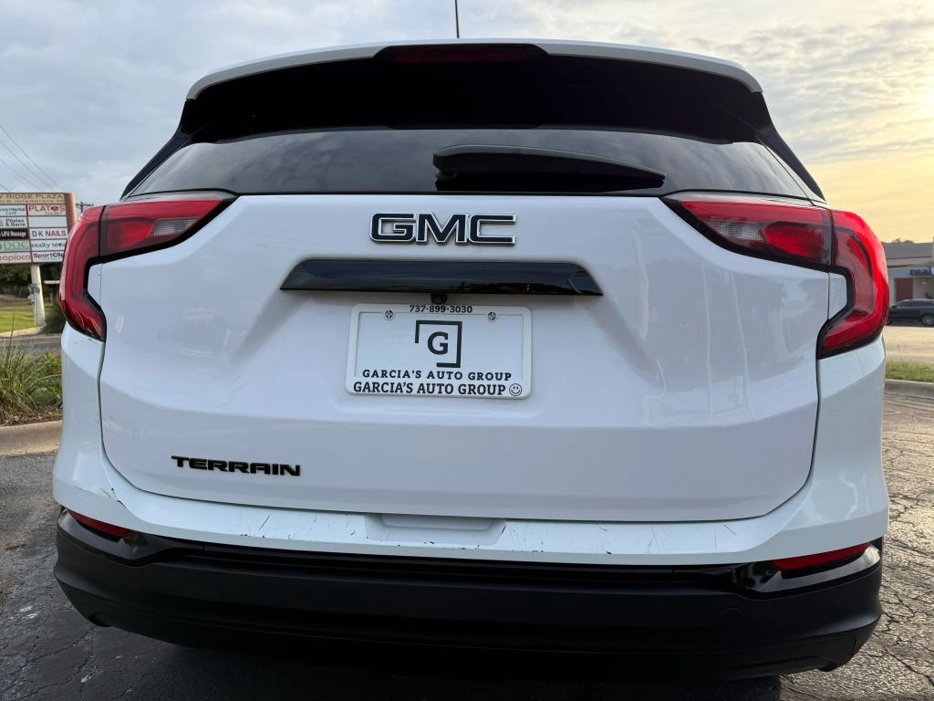 GMC Terrain Vehicle Full-screen Gallery Image 05