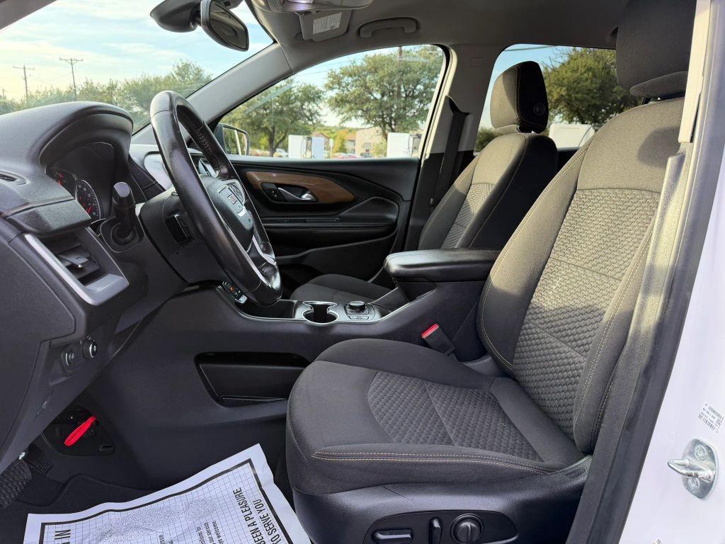 GMC Terrain Vehicle Full-screen Gallery Image 08