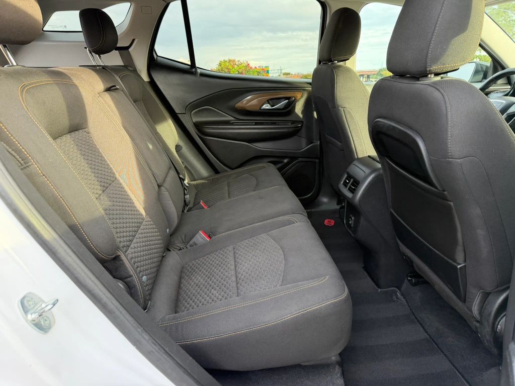 GMC Terrain Vehicle Full-screen Gallery Image 10