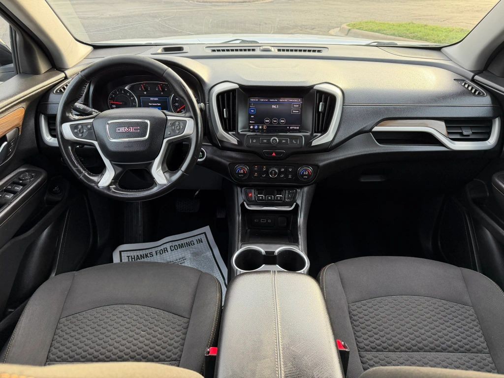 GMC Terrain Vehicle Full-screen Gallery Image 12