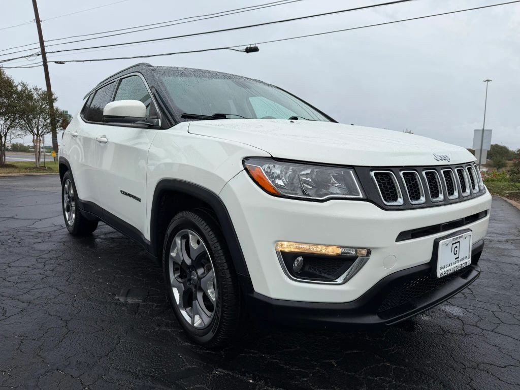 Jeep Compass Vehicle Full-screen Gallery Image 01