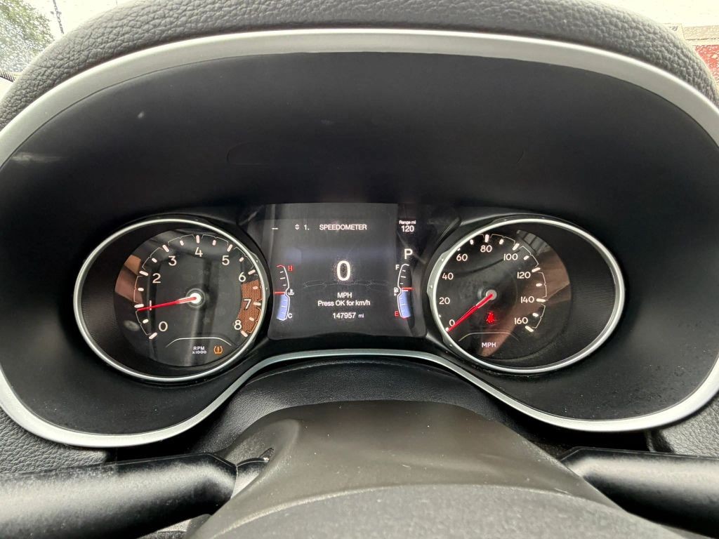Jeep Compass Vehicle Full-screen Gallery Image 14
