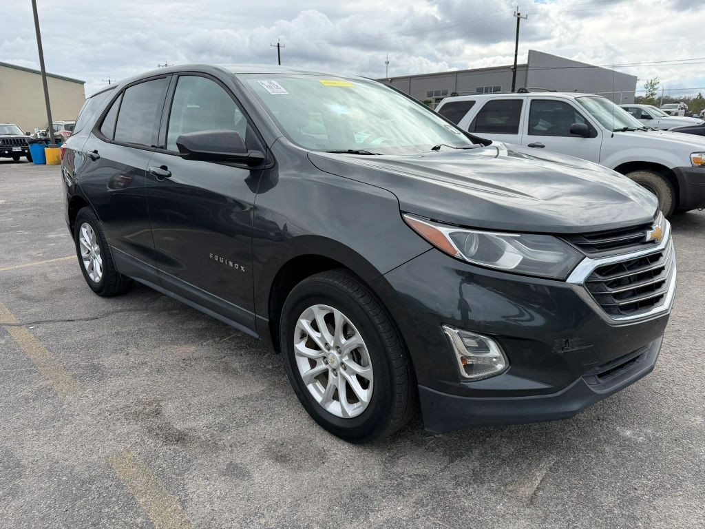 Chevrolet Equinox Vehicle Full-screen Gallery Image 2