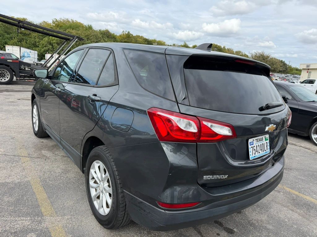 Chevrolet Equinox Vehicle Full-screen Gallery Image 3