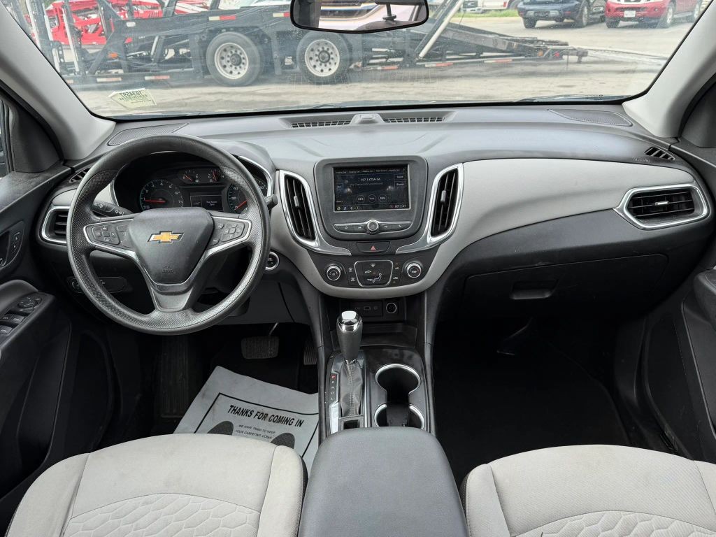 Chevrolet Equinox Vehicle Full-screen Gallery Image 6