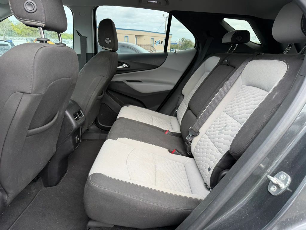 Chevrolet Equinox Vehicle Full-screen Gallery Image 7